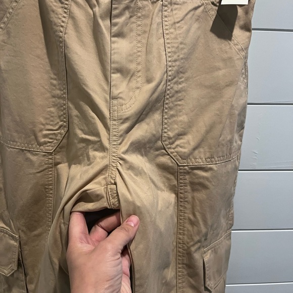 Abercrombie and Fitch Cargo Relax Utility Pants - Picture 4 of 7